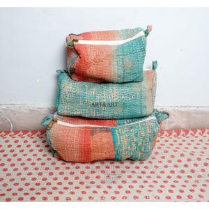 Ensemble de trois pochettes Kantha en coton faites à la main, patchwork, pochette cosmétique, cadeaux pour elle, pochette indienne faite à la main - Product Image 1