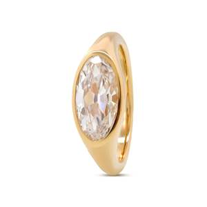 Anillo de compromiso solitario de oro amarillo macizo de 14K con diamante ovalado de 2 quilates cultivado en laboratorio, certificado IGI, engaste de bisel oriental-oeste - Product Image 4