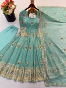 Robe Anarkali en soie pour femme Shreeji Fashion, couleur violette, broderie de paon, longue robe avec dupatta, tenue ethnique indienne et pakistanaise pour mariage - Product Image 5