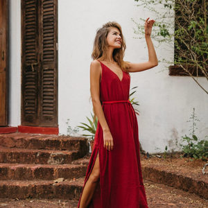 Vestido Maxi Rojo sin Espalda con Cuello Halter y Escote en V, Estilo Diosa, con Flecos de Algodón, para Cóctel de Verano y Fiesta de Graduación - Product Image 2