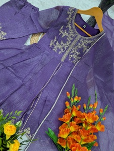 Conjunto de Palazzo y Dupatta de Seda Crujiente con Bordado y Lentejuelas, Compre Directamente de Proveedor Indio a Precio de Oferta - Product Image 5