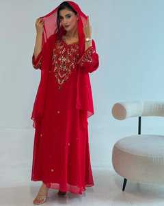 Robe de soirée formelle modeste et simple pour femme, rouge, en mousseline brodée, col en V, manches longues, longueur ras du sol, coupe trapèze, avec superposition transparente et soutien-gorge intégré - Product Image 2