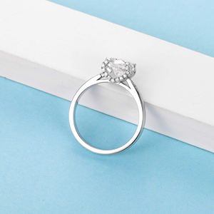 Anillo de Compromiso Clásico Unisex AMBER JEWELS T-1732, Chapado en Oro Sólido de 14K con Rodio, Diamante Cultivado en Laboratorio con Engaste de Puntas, Certificado IGI - Product Image 3