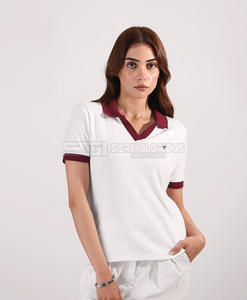 Polo de Golf Sublimado Transpirable de Corte Regular para Mujer - Product Image 4