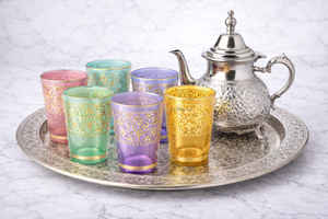 Service à thé marocain 6 verres de couleur pastel, un plateau, une théière, dans un coffret cadeau - Product Image 1