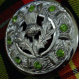 Broche de Kilt con Diseño de Trébol, Acabado Cromado, Piedra Verde Irlandesa, 3 Pulgadas, para Damas - Product Image 6