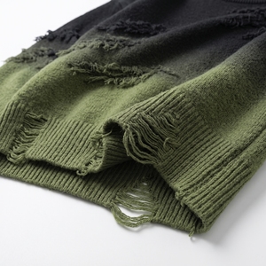 Pull en maille surdimensionné pour homme, dégradé noir à vert olive, effet vieilli, avec détails texturés effilochés, streetwear personnalisé - Product Image 6