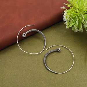 Pendientes de Aro con Forma de Serpiente, Joyería de Diseño, Aros Minimalistas en Oro y Plata, Estilo Bohemio y Gótico, Regalo para Ella - Product Image 3