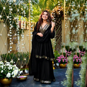 Costume Salwar traditionnel exclusif pour femmes, de style indien et pakistanais, disponible au prix de gros auprès d'un exportateur indien - Product Image 1