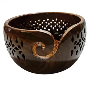 Cuenco de madera rústico para hilo, con diseño floral tallado, duradero, soporte para tejer a mano y ganchillo con recortes decorativos - Product Image 2