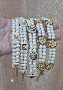 Serre-têtes tendance et diadèmes pour cadeaux de demoiselles d'honneur lors de mariages Haldi et Mehendi, bandeaux pour cheveux Kundan, sheesh patti, Borla, Matha pattis - Product Image 3