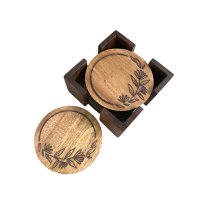 Sous-verres ronds en bois faits à la main avec support, lot de 6, motif floral gravé au laser, écologiques, style rustique, pour la maison - Product Image 1