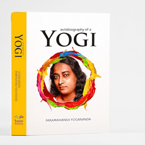 อัตชีวประวัติของโยคี โดยผู้เขียน ปารามาฮันซา โยคะนันดา หนังสือปกอ่อน พิมพ์ปกอ่อนตามสั่ง - Product Image 1