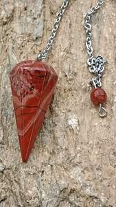 Pendule en cristal de jaspe rouge naturel facetté en gros, cône de radiesthésie pour la guérison par le Reiki de Aameena Agate - Product Image 5