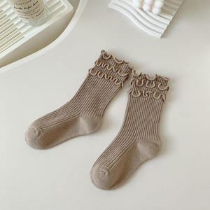 Chaussettes en coton tricoté doux et respirant de haute qualité pour bébés filles, chaussettes pour tout-petits pour l'hiver, logo personnalisé, vente en gros - Product Image 3