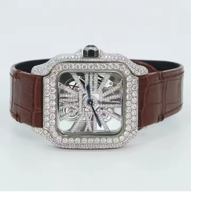 Reloj de Lujo con Diamantes de Moissanita Cuadrados, Correa de Cuero Negra, Esfera Digital, Caja de Acero Inoxidable, Totalmente Personalizable - Product Image 1