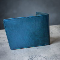 Dompet Lipat Dua Pria Elion Premium Kulit Vegan Hijau |   Slim Stylish Minimalis dengan Penutup Terbuka Motif Huruf Kapasitas Besar 5 Inci