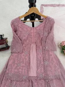 Conjunto de Diseño Festivo de Georgette con Bordado Real, Dupatta de Red con Diseño de Mariposa y Traje Palazzo con Trabajo de Lentejuelas - Product Image 6