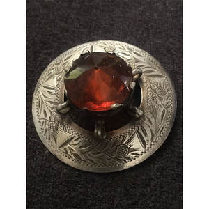 Broche Escocés Elegante de Metal Blanco Grabado con Diseño de Cardo y Plaid, con Piedra Central Facetada, Tradicional y de Alta Calidad 2026 - Product Image 1