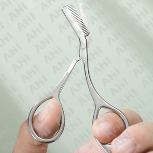 Tijeras de Precisión para Cejas y Pestañas de Acero Inoxidable Extra Afiladas, Personalizadas, con Agarre Antideslizante - Product Image 6