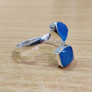 Bague géométrique en argent 925 avec chalcédoine fine (3,3 grammes) – Bijou classique moderne pour le quotidien, les promesses et les mariages - Product Image 3