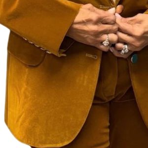 เสื้อเบลเซอร์กำมะหยี่สีน้ำตาลทองสำหรับผู้หญิง แจ็คเก็ตแฟชั่นหรูหราพร้อมลายปัก  ชุดลำลองสำหรับโอกาสพิเศษ  คอลเลคชั่นเสื้อคลุมทันสมัย - Product Image 4