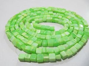 Perles en opale verte naturelle, taille lisse, forme carrée, 7-8 mm - Product Image 3