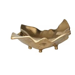 Bol en aluminium coulé doré à bord ondulé, fait main, poli, décoratif et élégant, plat de service - Product Image 4