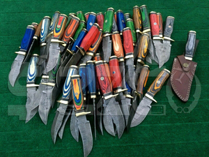 Couteaux de chasse Damas à prix réduit, couteau à lame fixe forgé, couteau de camping avec manche personnalisé en bois et laiton pour les détaillants - Product Image 3
