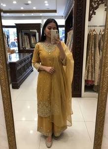 ชุดคุर्ติผ้าไหมพรีเมียมพร้อมกางเกงพลลาโซสำหรับผู้หญิง ชุดสวยงามสไตล์ชาติพันธุ์ สวมใส่สบาย ทันสมัย เหมาะสำหรับงานแต่งงาน งานปาร์ตี้ และงานเฉลิมฉลองต่างๆ - Product Image 2