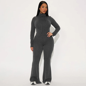 Ensemble deux pièces pour femmes, haut à col haut uni à capuche et pantalon évasé, tissu tricoté écologique - Product Image 3