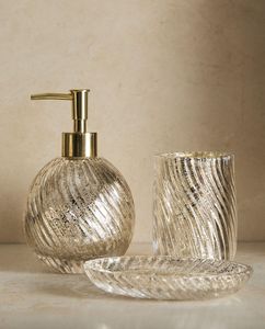 Ensemble d'accessoires de salle de bain en verre de luxe avec couvercles en métal doré, distributeur de savon rechargeable et pots de rangement avec boutons en cristal - Product Image 2