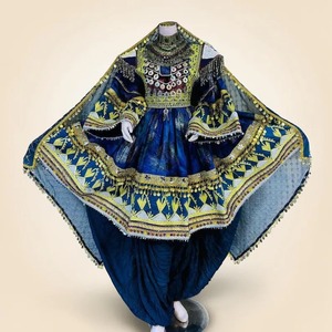 Afghan Kuchi |   Vestido Afgano Tradicional Bordado |   Perahan Tunban |   Vestido de terciopelo vintage, disfraz, ropa de patrimonio cultural - Product Image 1
