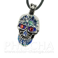 Collier à breloque crâne en alliage de zinc multicolore changeant de couleur, cordon en coton noir de 18 pouces + rallonge de 2 pouces, unisexe PHILCHA