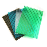 Tôle de toiture en polycarbonate ondulé à double paroi résistante aux UV 10 mm pour garages