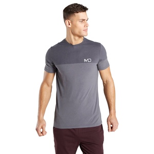 เสื้อยืดผู้ชายทรงปกติ ผ้าทอ พร้อมคุณสมบัติป้องกันรอยยับและแห้งเร็ว เหมาะสำหรับการเดินทางในช่วงฤดูร้อนและการสวมใส่ในชีวิตประจำวัน - Product Image 5