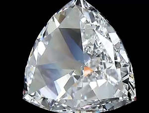 Diamant de laboratoire HPHT CVD personnalisé, certifié IGI, taille Trillion 3 carats D VS1, perçé au laser, pierre non montée - Product Image 2