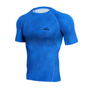 Ensemble de shorts de compression personnalisés à faible MOQ avec tissu extensible léger pour hommes - Product Image 3