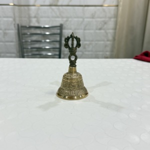 Campana Tradicional Hecha a Mano de Latón con Patrón Floral en Relieve, Artesanía Decorativa Religiosa Premium para Colgar - Product Image 1