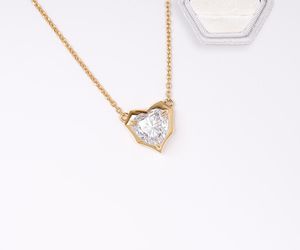 Collier pendentif solitaire en diamant de laboratoire taille cœur, serti à griffes, en or massif 10K plaqué rhodium, luxe pour usage quotidien - Product Image 3