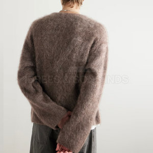 Pull en mohair brossé respirant de luxe, coupe classique, style designer, avec logo frontal, idéal pour l'hiver – En promotion - Product Image 3