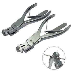 เครื่องมือผ่าตัดเหล็กกล้าไร้สนิมสำหรับดัดลวดเค-ไวร์ ยี่ห้อเวิลด์ พรีซิชั่น เซอร์จิคัล ค์-ไวร์ เบนเดอร์ คิร์ชเนอร์ พร้อมที่จับเพลทกระดูก - Product Image 1