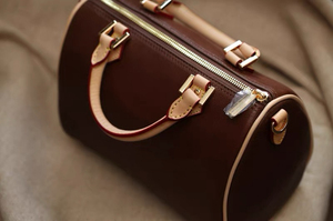 Sac à main classique Boston en cuir véritable durable à motif litchi, fermeture éclair, bandoulière, poignée, fait main, pour femme, usage quotidien - Product Image 3