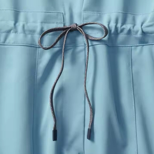 Combinaison médicale pour femmes, bleu clair, manches courtes, tricot en coton et polyester, uniforme d'hôpital avec cordon de serrage à la taille - Product Image 4