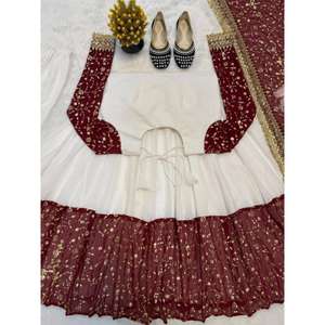 Robe Anarkali Maxi de créateur, style élégant, tenue ethnique longue, parfaite pour les fêtes, les mariages, les festivals et les célébrations - Product Image 5