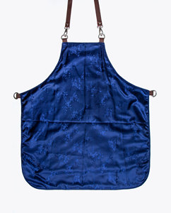 Tablier de coiffure en denim avec poches en cuir, bretelles réglables, design dos croisé, durable pour les barbiers - Product Image 2