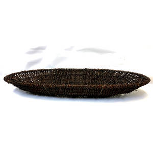 Plateau de service tissé en jonc de mer brun en forme de bateau Design unique pour une décoration intérieure élégante - Product Image 1