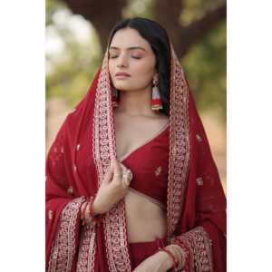 Lehenga Choli de Georgette con Corte Acampanado en Color Granate con Bordado, Vestidos de Noche de LIVEWEAR, 1500g - Product Image 2