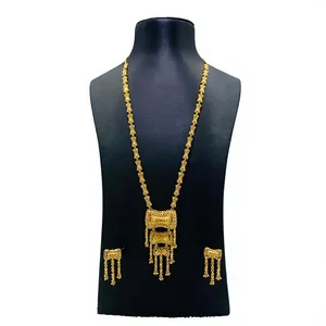 สร้อยคอทองเหลืองชุบทอง 24K ลายดอกไม้คลาสสิก ดีไซน์สวยงาม น้ำหนักหนึ่งกรัม เครื่องประดับสำหรับผู้หญิง - Product Image 1