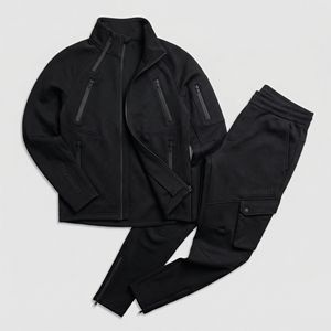 Conjunto deportivo táctico negro para hombre con chaqueta con cremallera y pantalones cargo, tela premium, múltiples bolsillos, corte moderno, ropa informal de calle. - Product Image 1